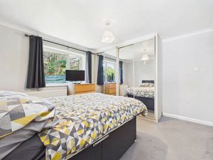 Bedroom- click for photo gallery